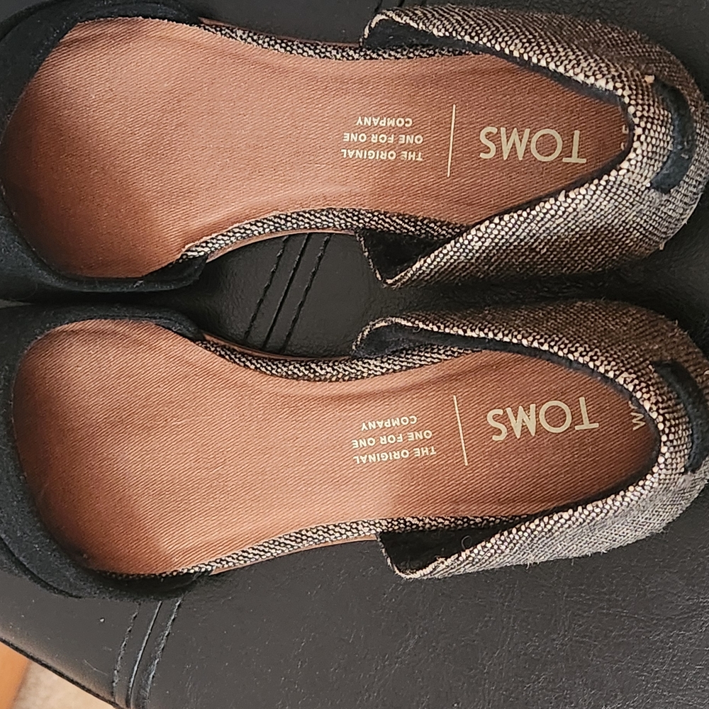 Toms Black Flats Sleek Loafers